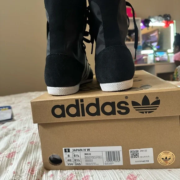 Adidas Black and White High-Top Japan H - Picture 4 of 5